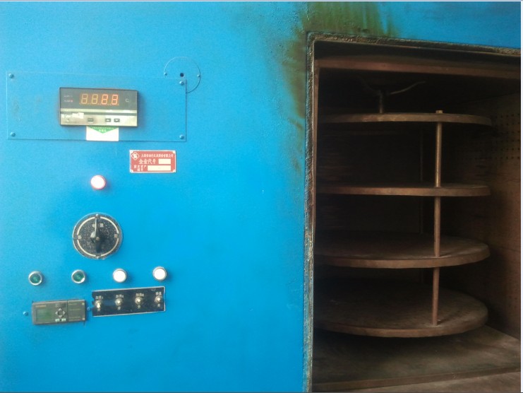 半自動(dòng)成型機(jī)1